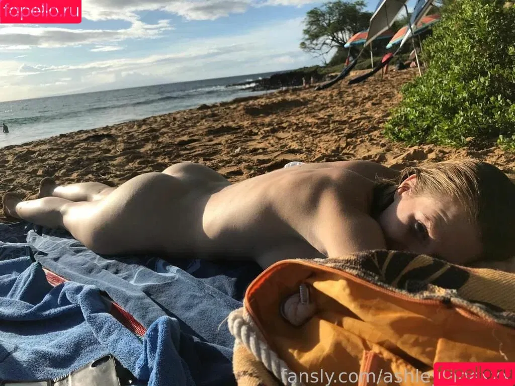 ashleylanexxx / priebusss Onlyfans Photo Gallery 