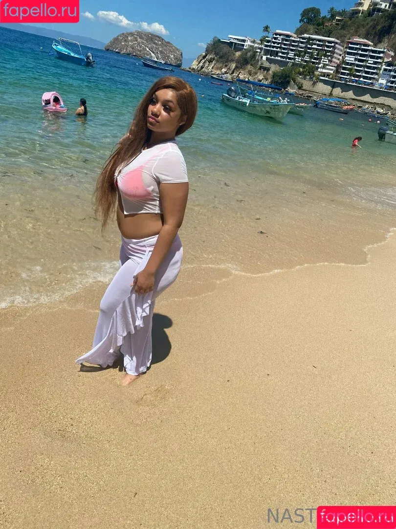 taveleigh / yofavshyfreak69 Onlyfans Photo Gallery 