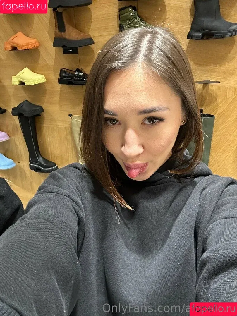 alisegold / g.0.l.d Onlyfans Photo Gallery 