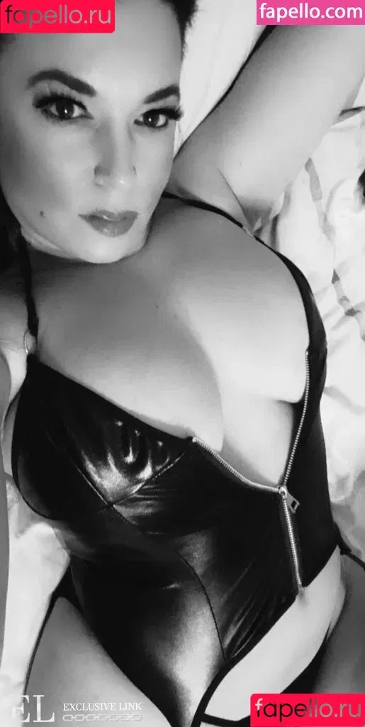 Maisie Lewis / https: / maisielewis / maisielewis81 Onlyfans Photo Gallery 