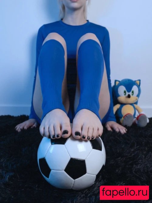 alice.frenchfeet Nude Onlyfans Photo 11