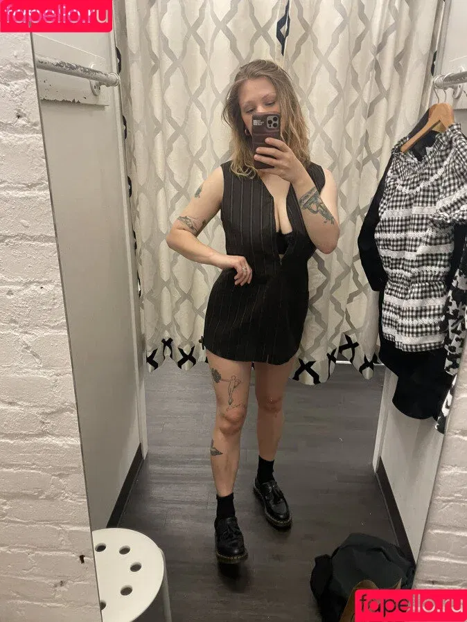 actofdelusion / daisy_world / little_boy_daisy_world Onlyfans Photo Gallery 