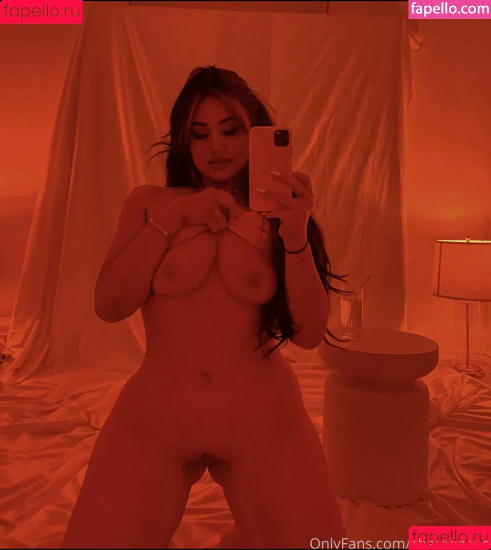 Champagne / champagnepapi / champggne Onlyfans Photo Gallery 