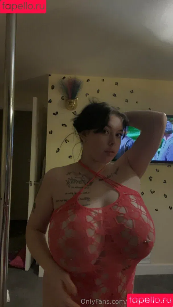 big.titbitch.xx Onlyfans Photo Gallery 