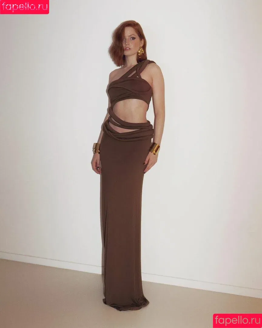 Ellie Bamber / elliebamber_ / honeybambs Onlyfans Photo Gallery 