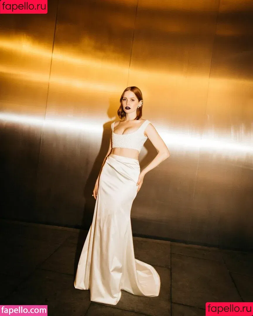 Ellie Bamber / elliebamber_ / honeybambs Onlyfans Photo Gallery 