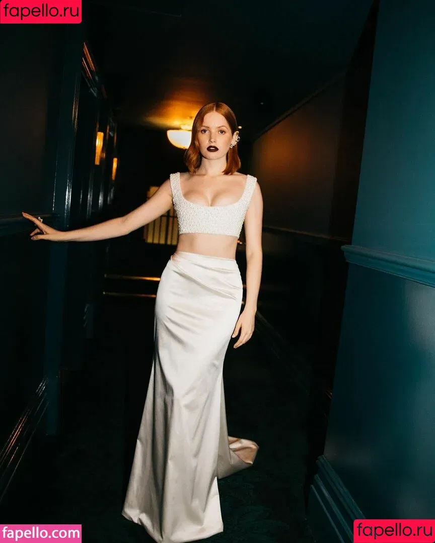 Ellie Bamber / elliebamber_ / honeybambs Onlyfans Photo Gallery 