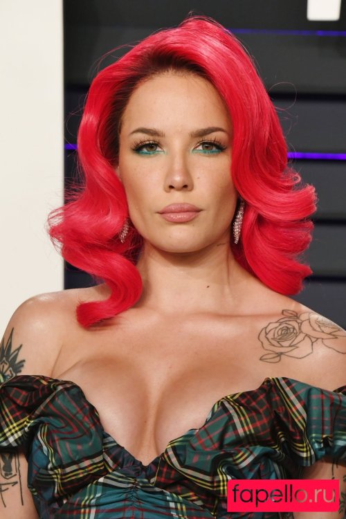 Halsey Nude Onlyfans Photo 37