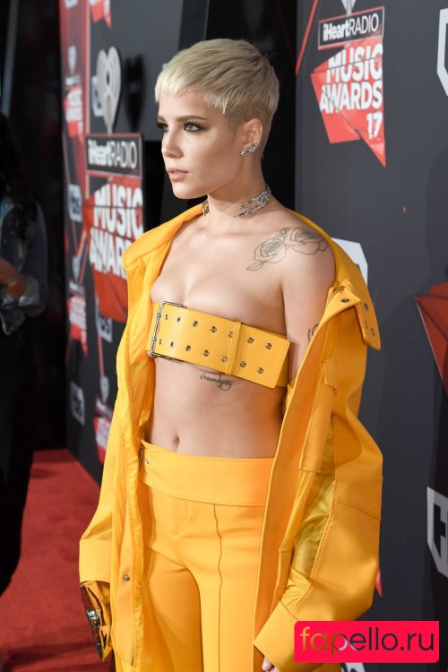 Halsey Nude Onlyfans Photo 31