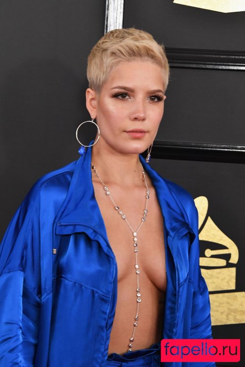 Halsey Nude Onlyfans Photo 28