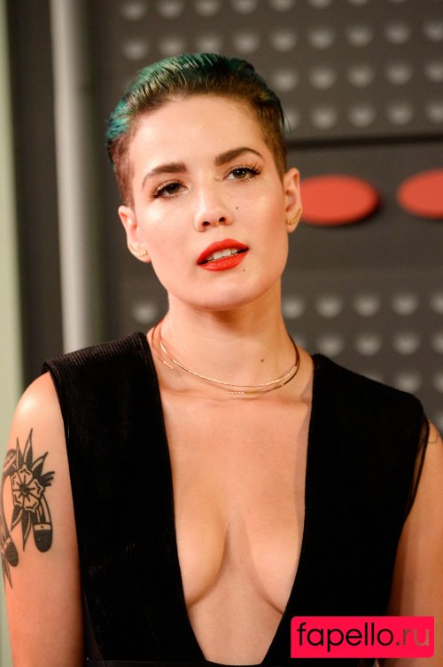 Halsey Nude Onlyfans Photo 16