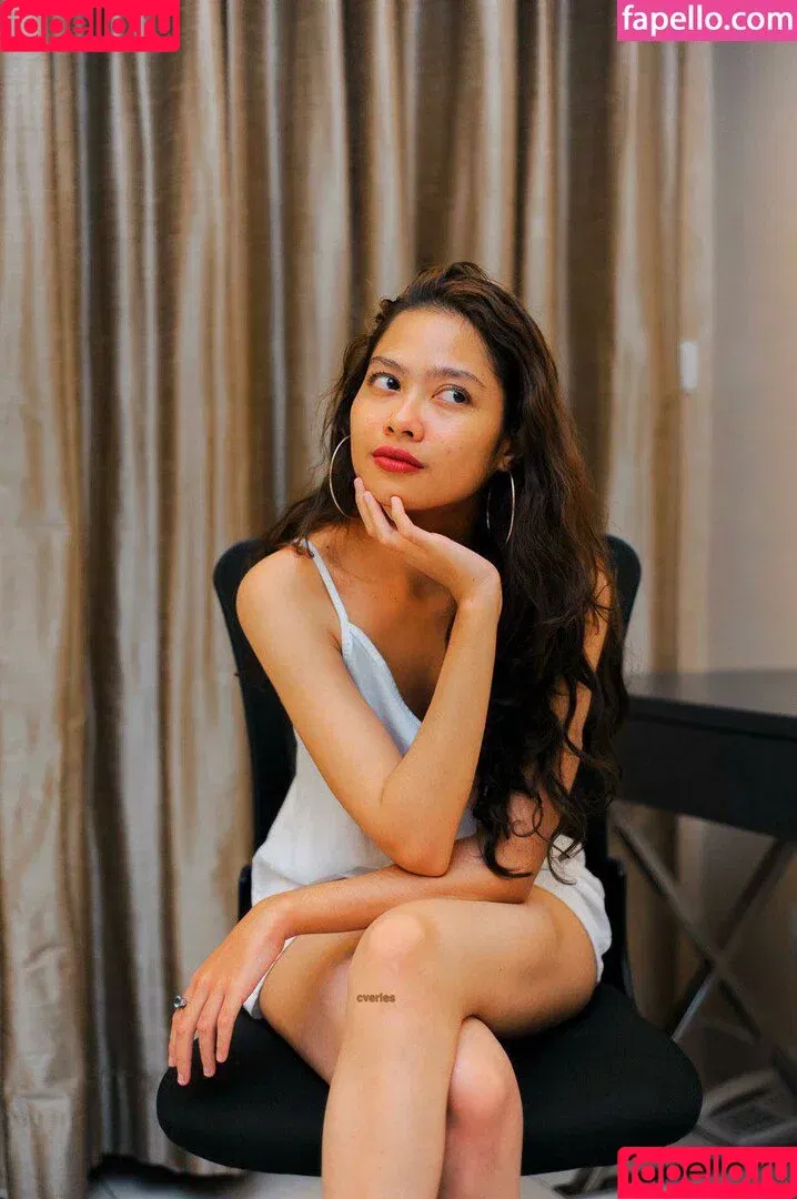 Invalidnun / cveries.n / nunsakinah Onlyfans Photo Gallery 