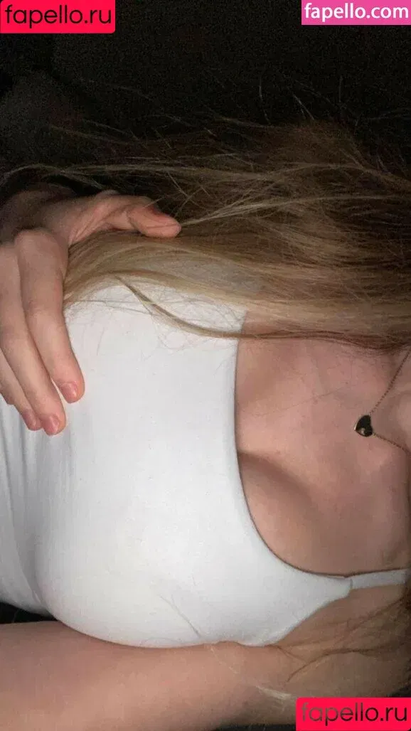 Mira Szalma / itsmira004 / mira.004 / mira.szalma Onlyfans Photo Gallery 