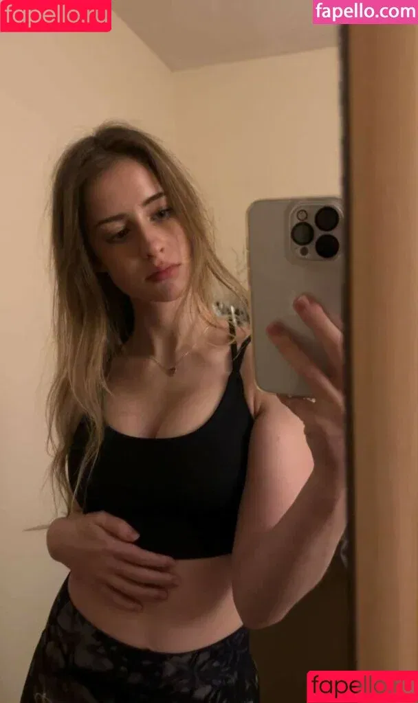 Mira Szalma / itsmira004 / mira.004 / mira.szalma Onlyfans Photo Gallery 