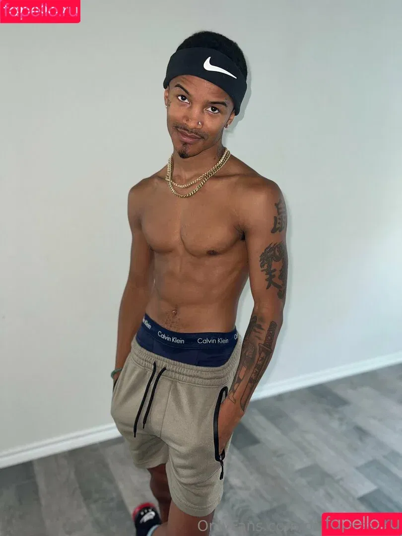 papiversace.ent / papiversacex Onlyfans Photo Gallery 