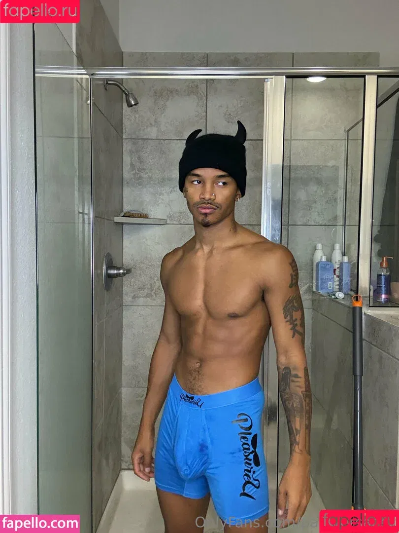 papiversace.ent / papiversacex Onlyfans Photo Gallery 