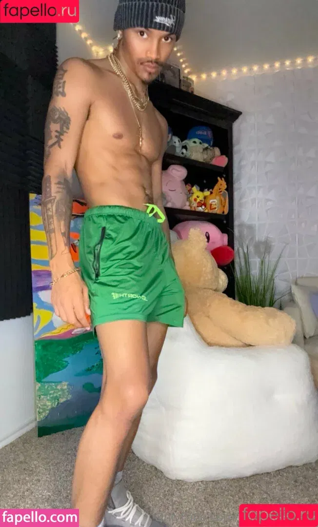 papiversace.ent / papiversacex Onlyfans Photo Gallery 