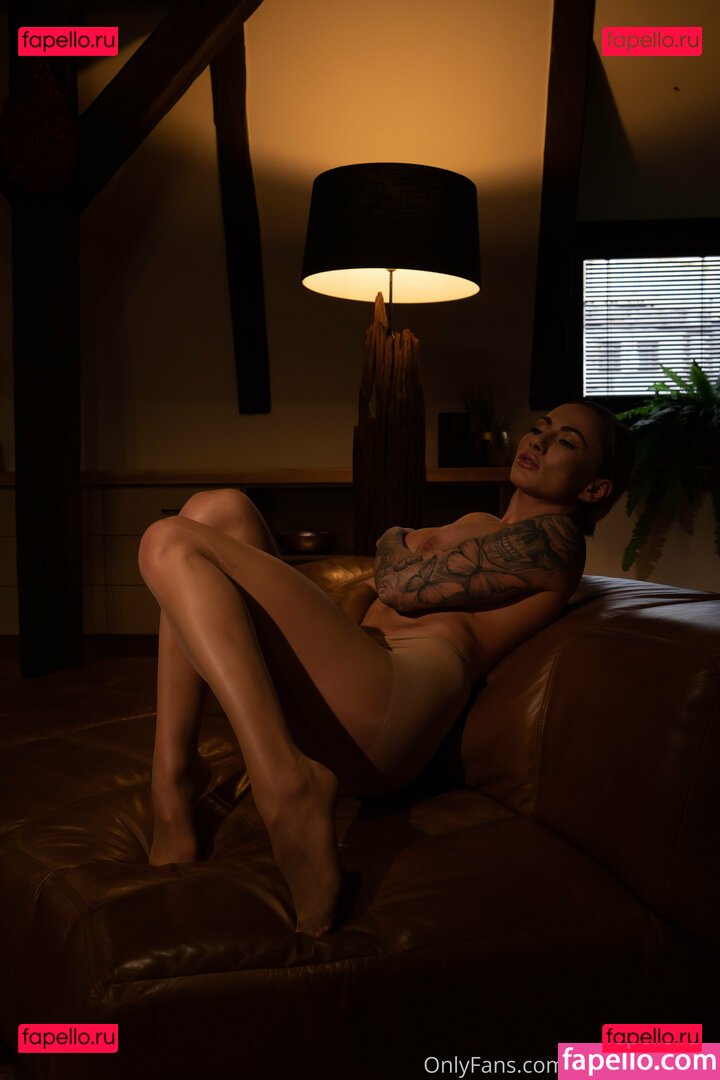 Michaela Isizzu / michaelaisizzu1 / waifubaobei Onlyfans Photo Gallery 