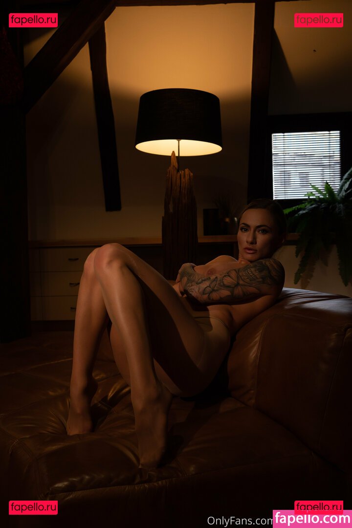 Michaela Isizzu / michaelaisizzu1 / waifubaobei Onlyfans Photo Gallery 