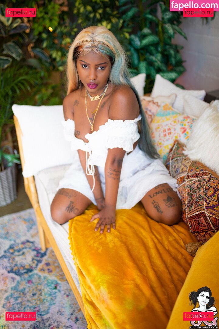 Daizy Cooper / babylowli / thedaizycooper / thedizzycooper Onlyfans Photo Gallery 