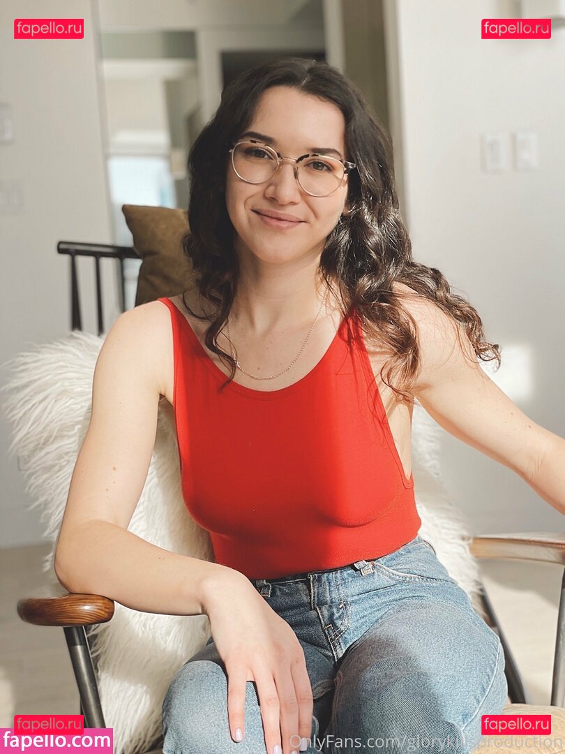 Lily Laroux / lily.laroux Onlyfans Photo Gallery 