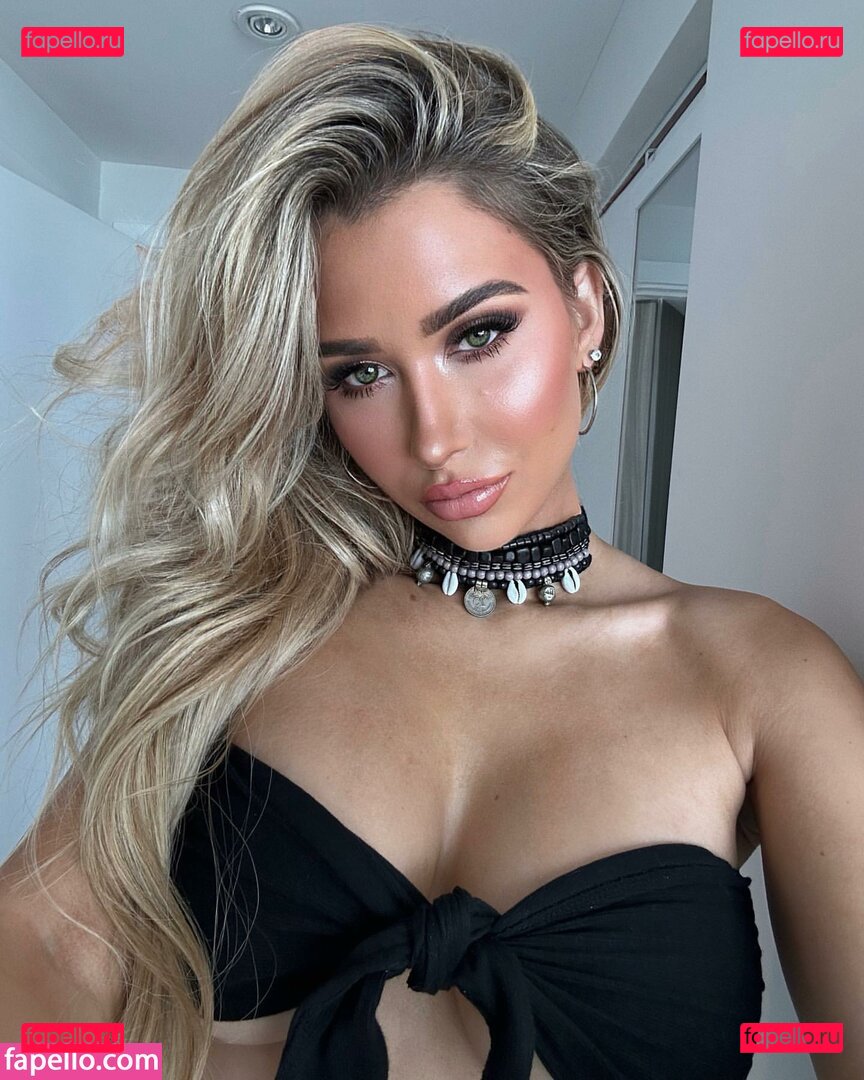 Nikita Sullivan / nikkisandiego Onlyfans Photo Gallery 