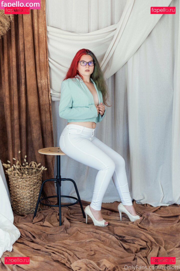 Lotti N / lorettasara_n / lorynem.nev.eth / lorynemeth / redlotti Onlyfans Photo Gallery 