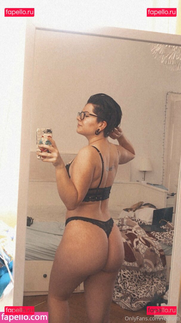 Lotti N / lorettasara_n / lorynem.nev.eth / lorynemeth / redlotti Onlyfans Photo Gallery 