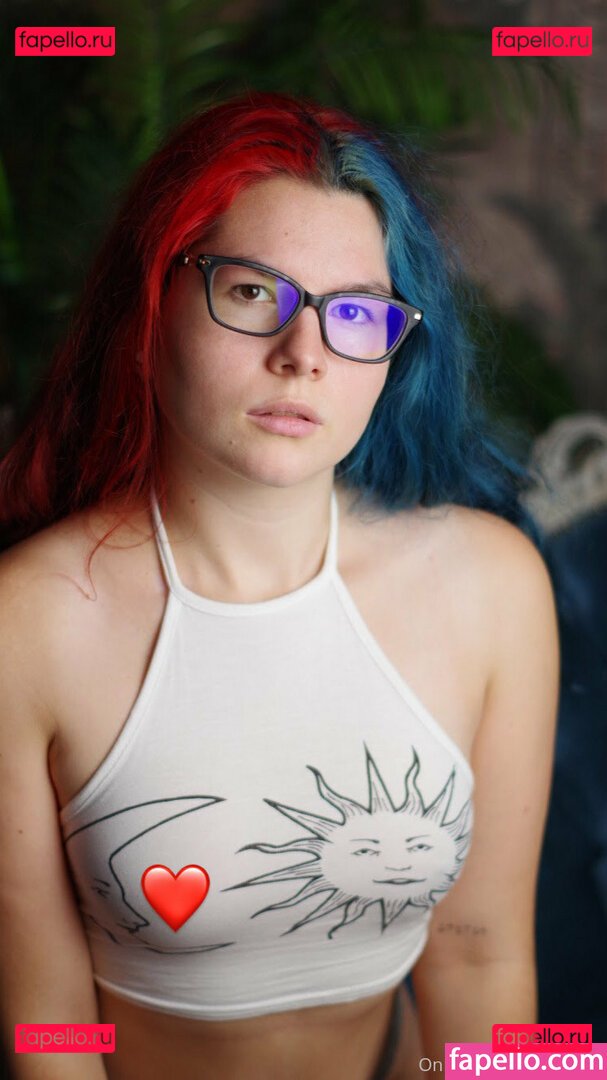 Lotti N / lorettasara_n / lorynem.nev.eth / lorynemeth / redlotti Onlyfans Photo Gallery 