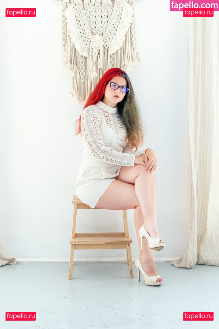 Lotti N / lorettasara_n / lorynem.nev.eth / lorynemeth / redlotti Onlyfans Photo Gallery 