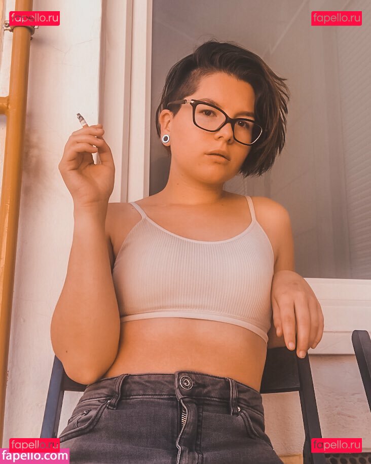 Lotti N / lorettasara_n / lorynem.nev.eth / lorynemeth / redlotti Onlyfans Photo Gallery 