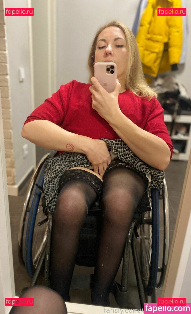 Wheelchairgirl / https: Onlyfans Photo Gallery 