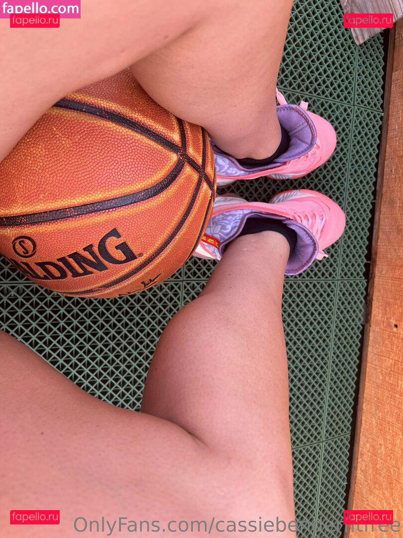 cassiebenderfit / cassiebenderfitfree Onlyfans Photo Gallery 