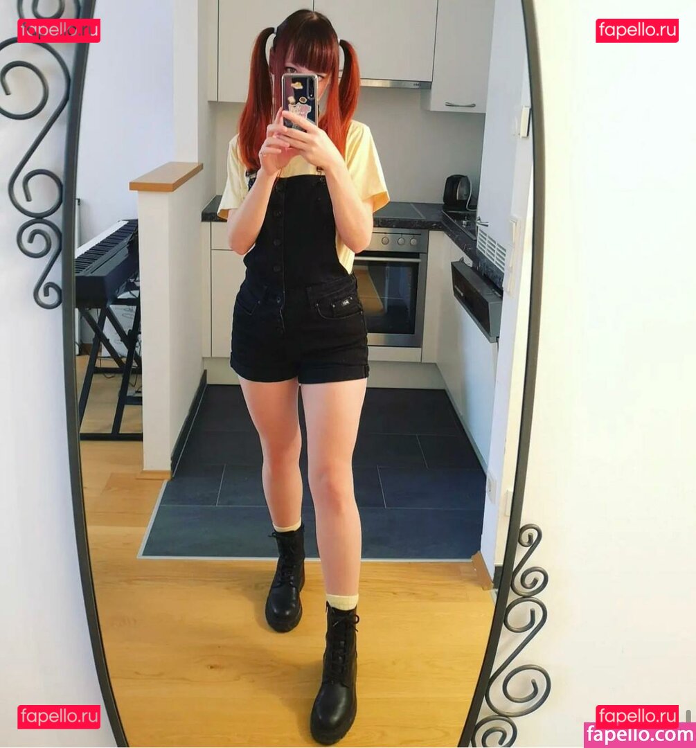 ManaRuka / melenamariarya Onlyfans Photo Gallery 