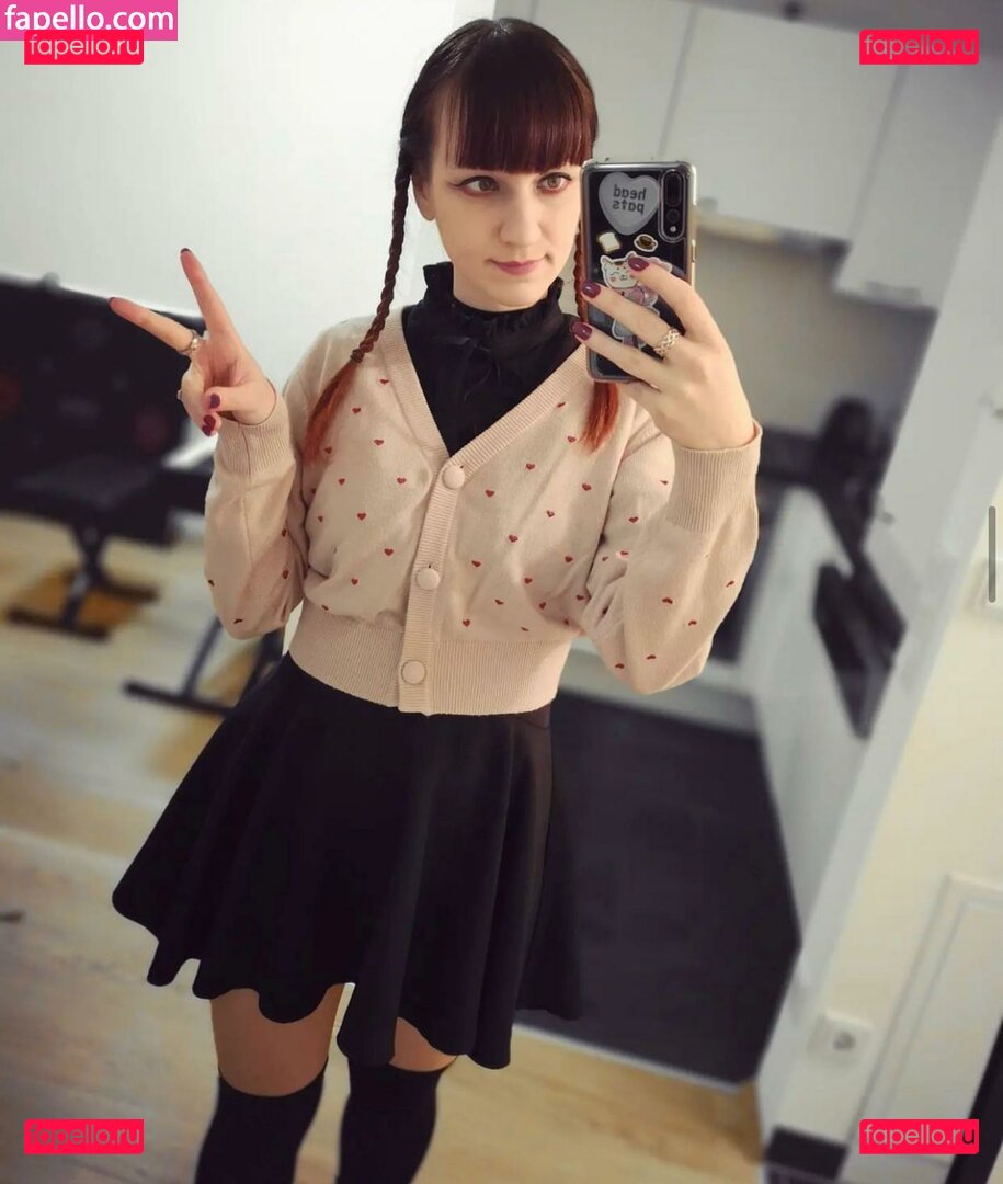 ManaRuka / melenamariarya Onlyfans Photo Gallery 