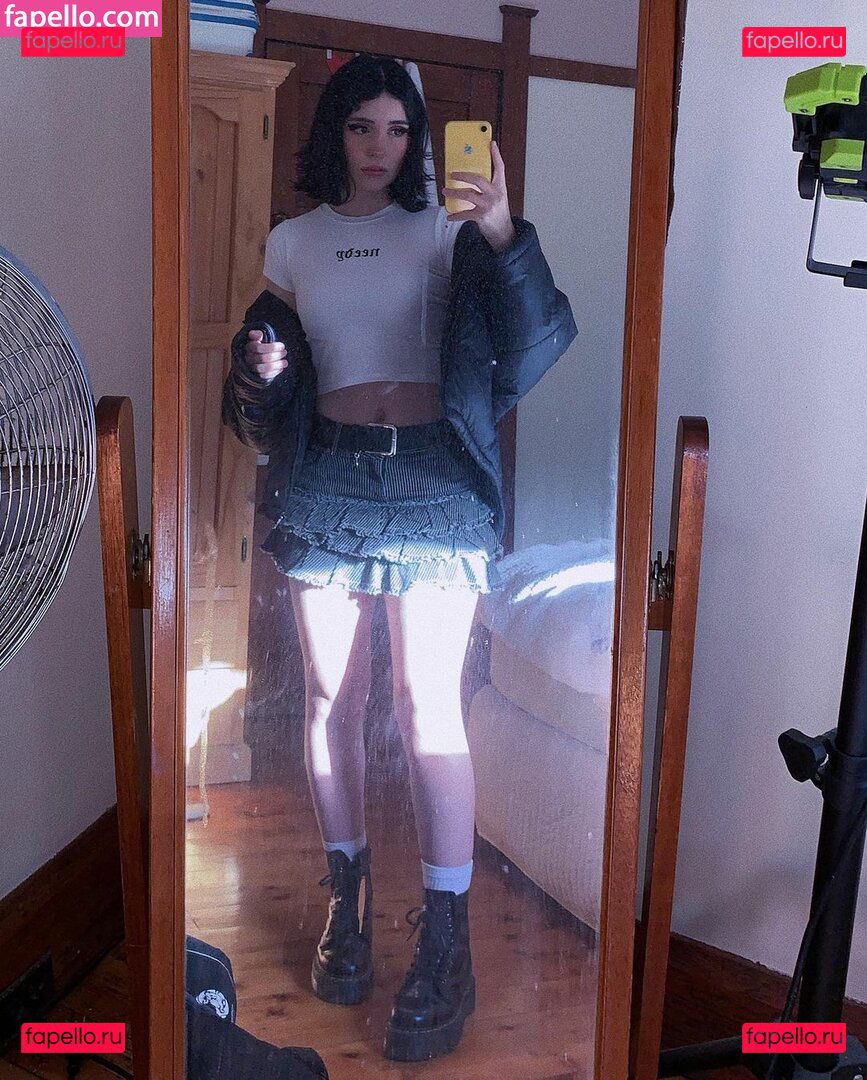 Mia Rodriguez / mia.rodriguez.z.z / miaaarodriguezzz / miarodriguezfeet Onlyfans Photo Gallery 