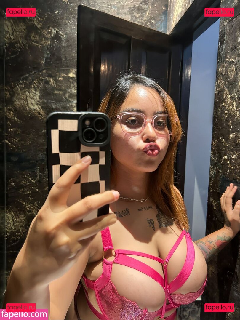 Shinjini Chakraborty / Stella Who / Stella perks / https: / shinjini / sprin_kledpepper Onlyfans Photo Gallery 