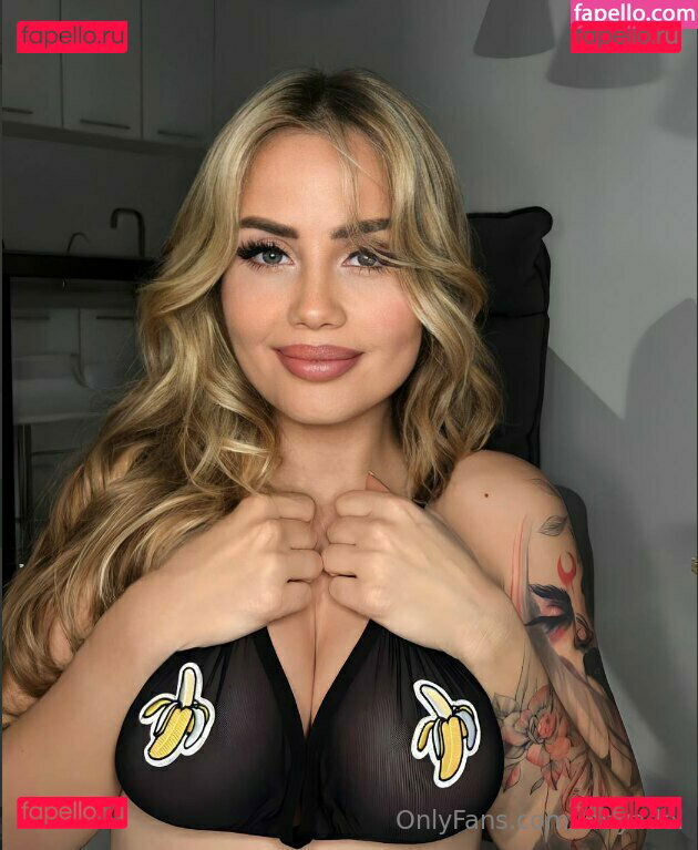 chickadelite / ladyadel Onlyfans Photo Gallery 