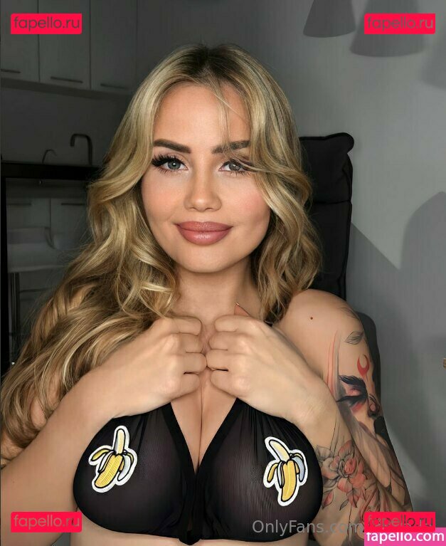 chickadelite / ladyadel Onlyfans Photo Gallery 