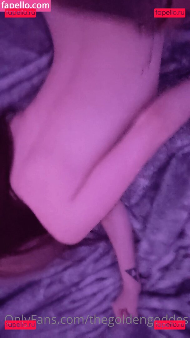 Sammy / TheGoldenGoddes / goldenfuckinggoddess Onlyfans Photo Gallery 