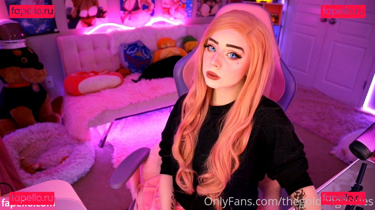 Sammy / TheGoldenGoddes / goldenfuckinggoddess Onlyfans Photo Gallery 