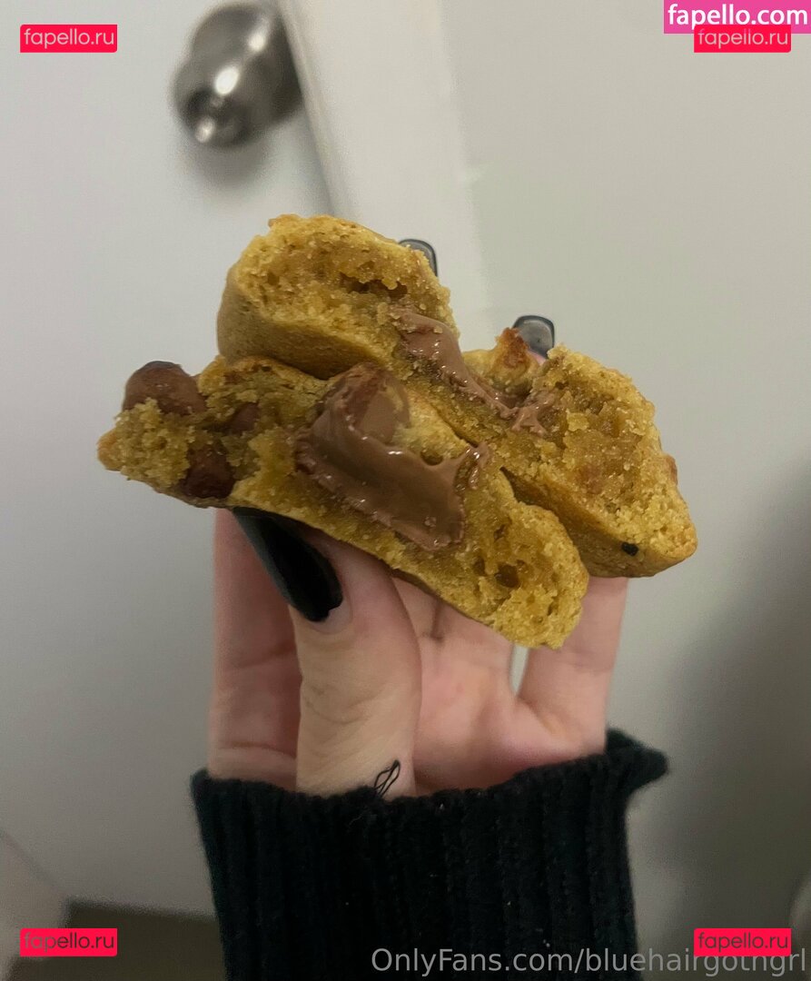 bluehairedgoth / bluehairgothgrl Onlyfans Photo Gallery 