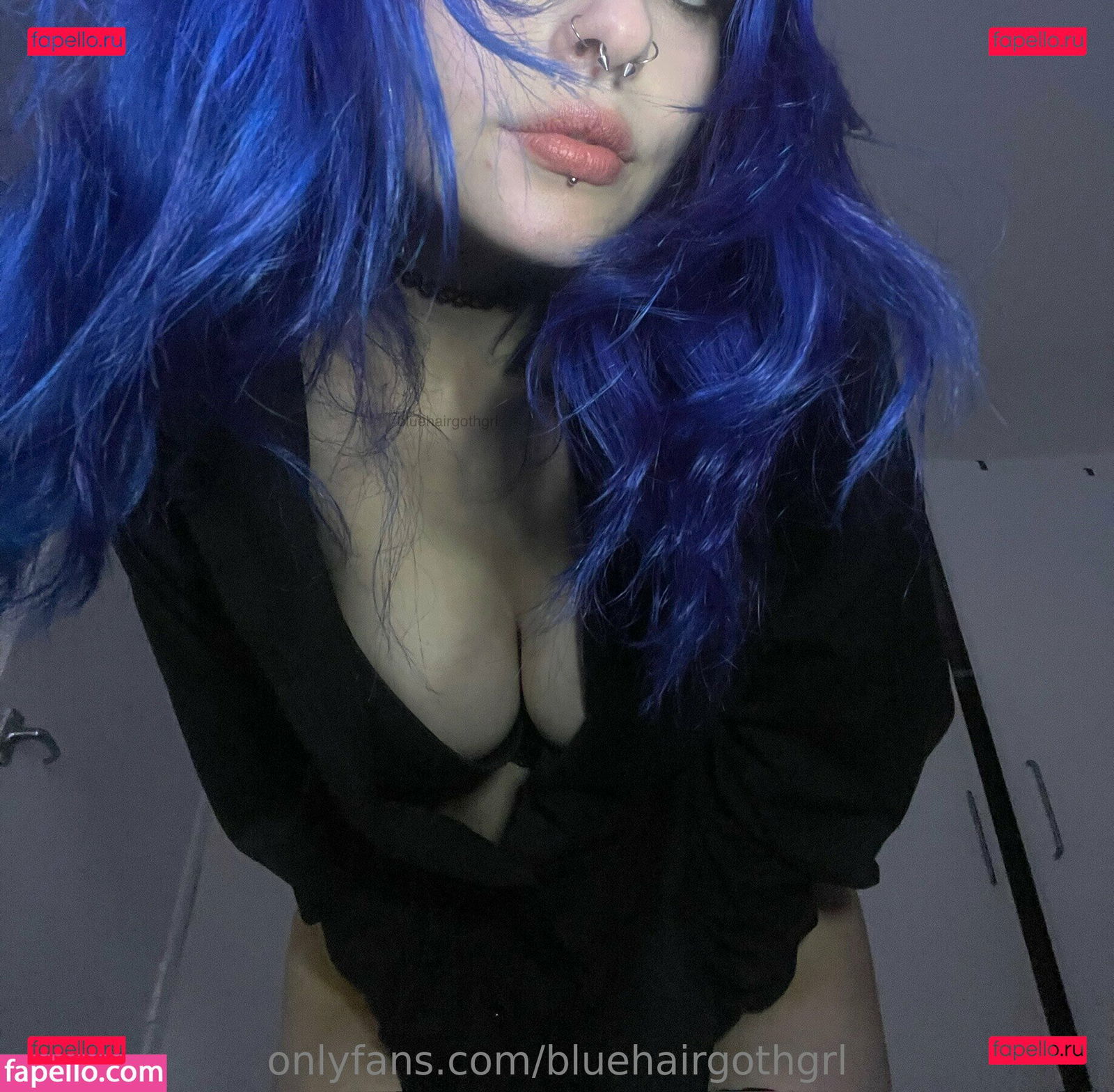 bluehairedgoth / bluehairgothgrl Onlyfans Photo Gallery 