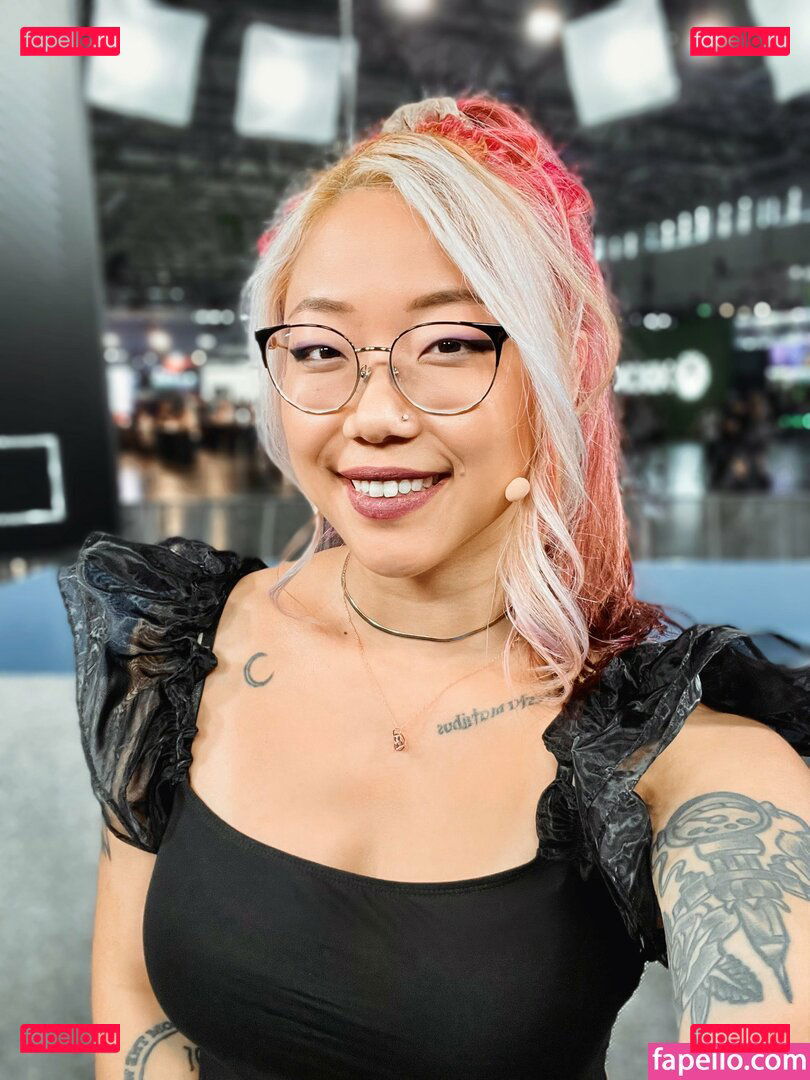 ParallaxStella / Stella Chung / therealparallaxstella Onlyfans Photo Gallery 