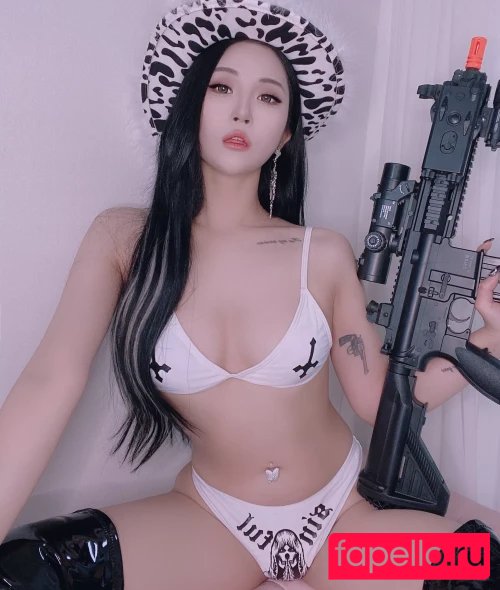 Girl Crush Bomi Onlyfans Photo Gallery 