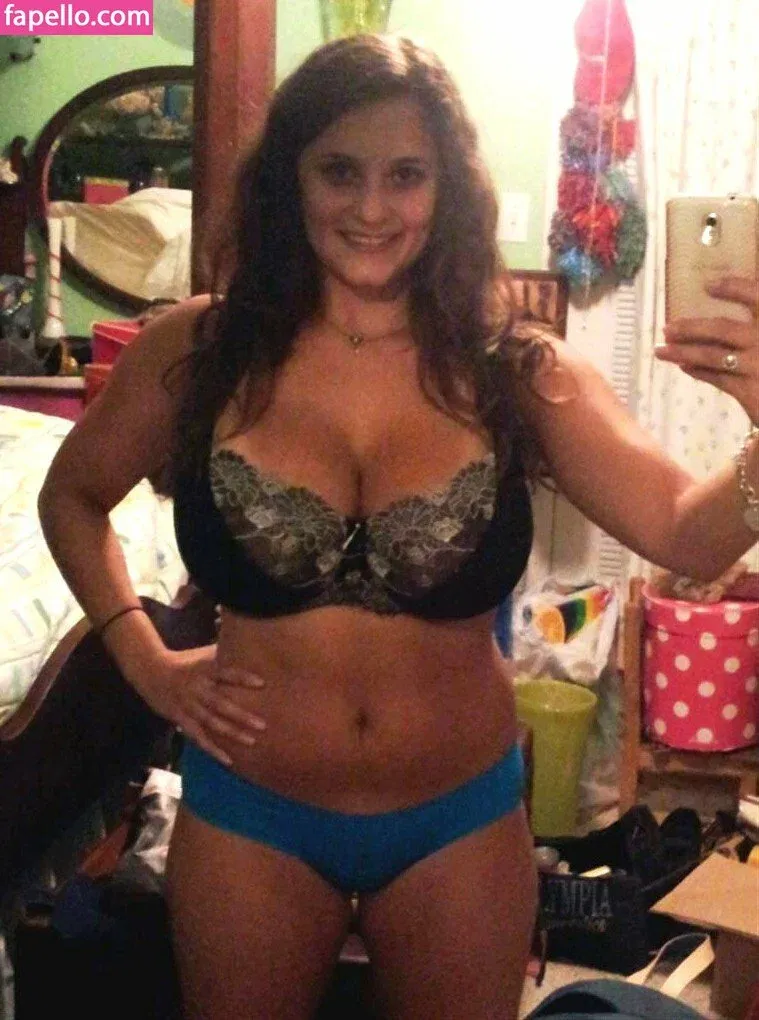 Avery Harwood Onlyfans Photo Gallery 