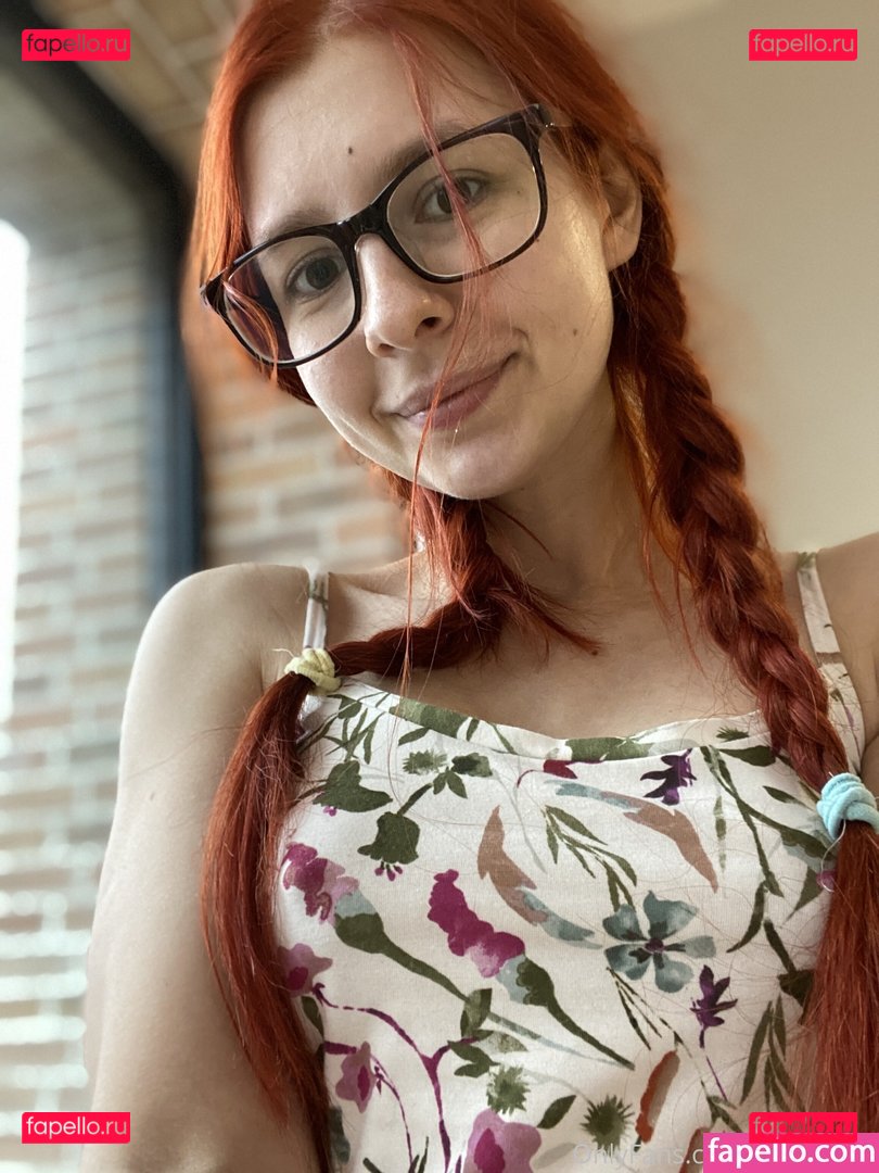 Evie Davis / cuteEviePeach / eeveenicoledavis / evie_davis Onlyfans Photo Gallery 