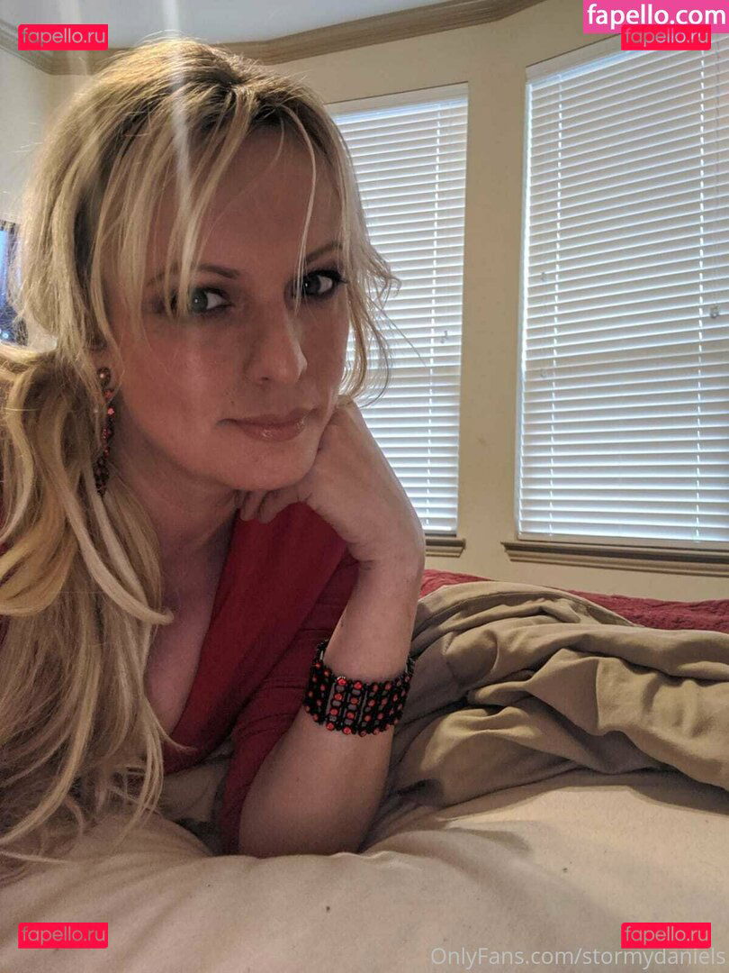 stormydaniels / thestormydaniels
