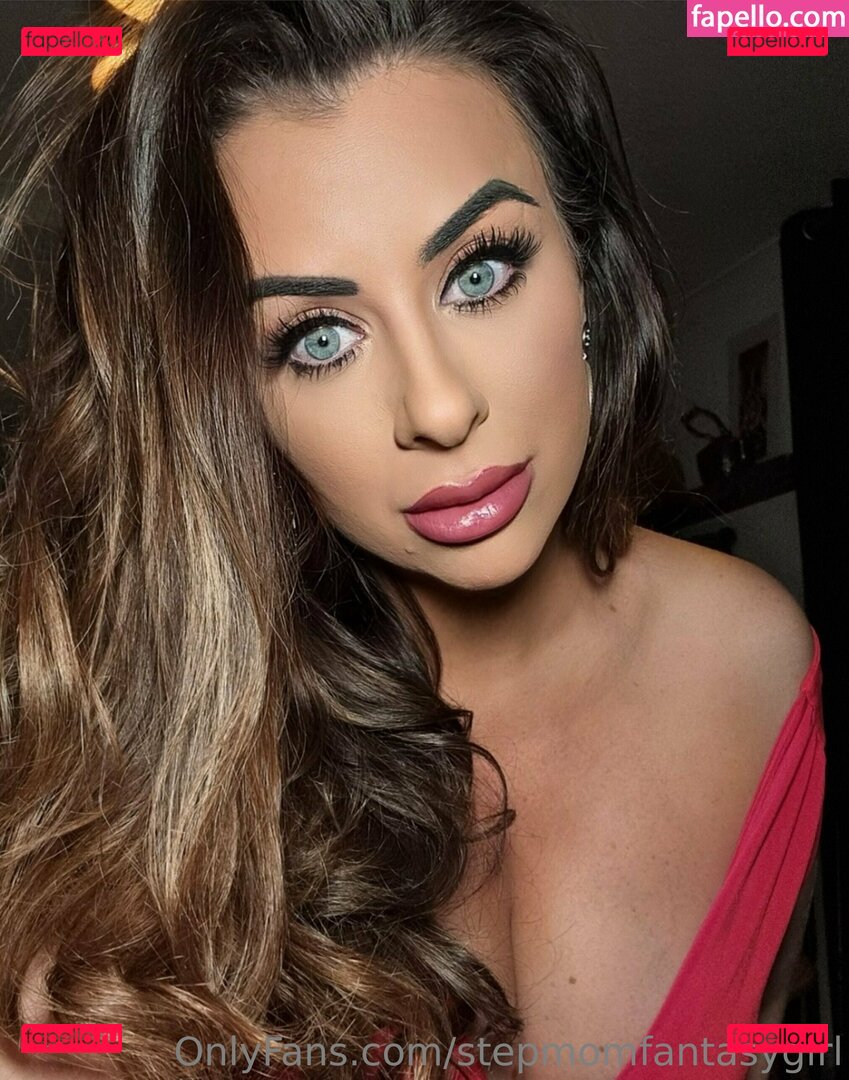 fantasmicallyfunsized / stepmomfantasygirl Onlyfans Photo Gallery 