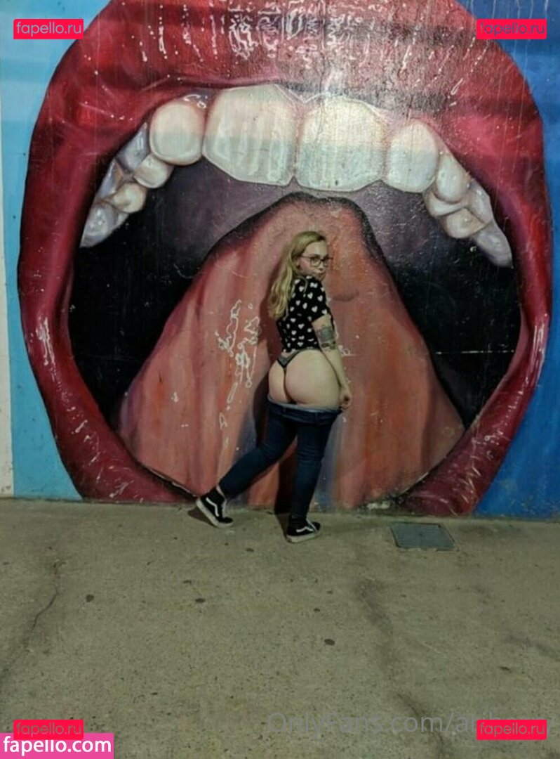 ariberry / ariberry_ Onlyfans Photo Gallery 